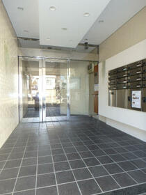 16/16 エントランス