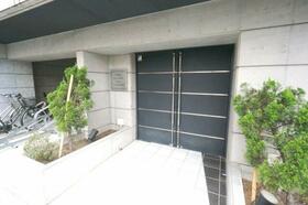 16/17 エントランス