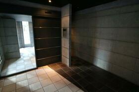 17/17 エントランス