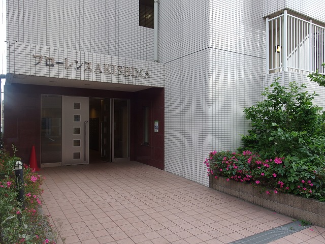 18/26 エントランス