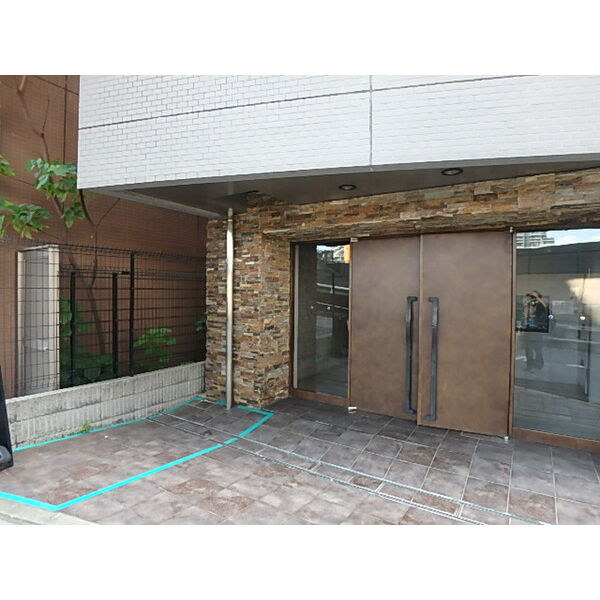 2/5 エントランス