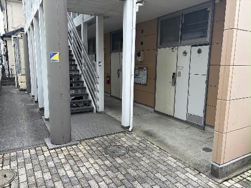 2/2 エントランス