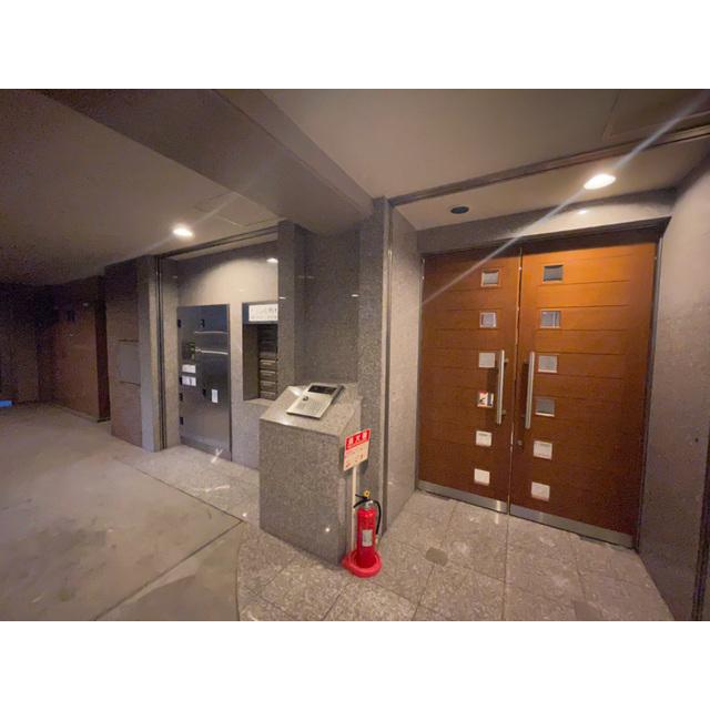 15/15 エントランス