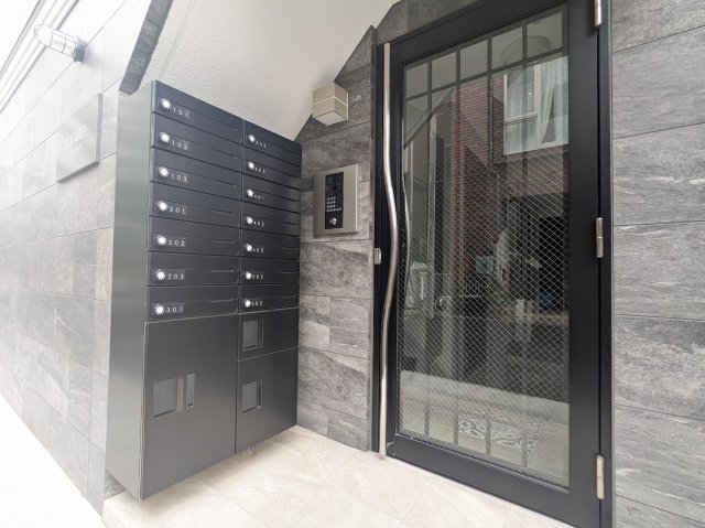 14/23 エントランス