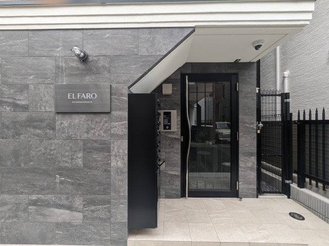 15/23 エントランス