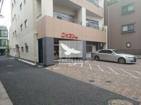 16/16 エントランス