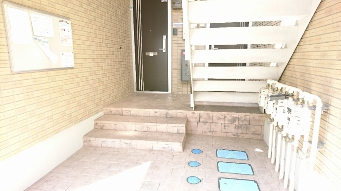 17/19 エントランス