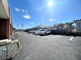 2/7 駐車場