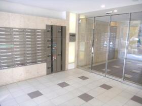 13/14 エントランス