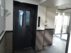 13/15 エントランス