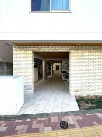 15/16 エントランス