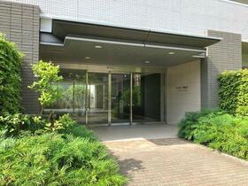 16/16 エントランス