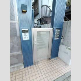 16/16 エントランス