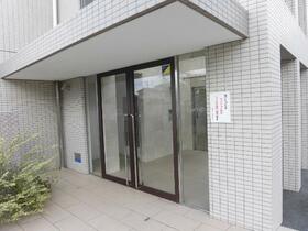 2/3 エントランス