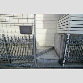 15/15 エントランス