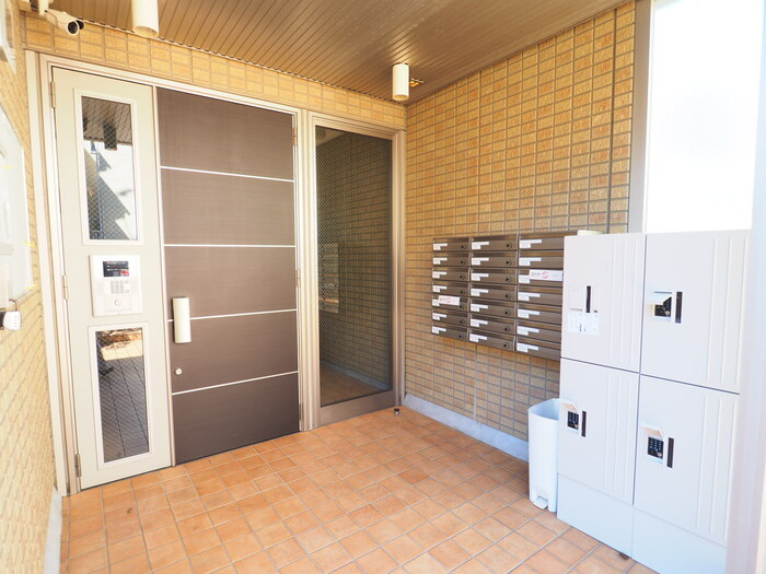 2/3 エントランス