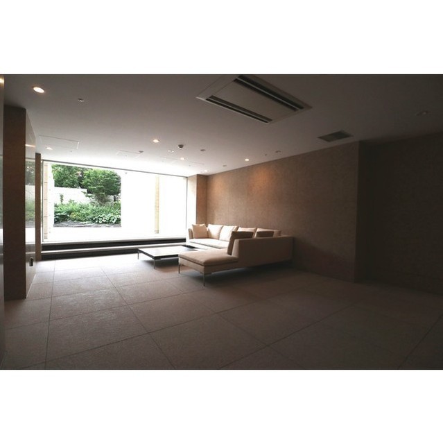 5/5 エントランス