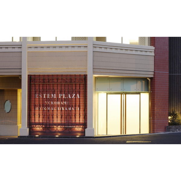 16/27 エントランス