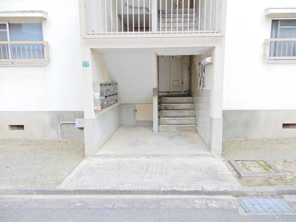 2/3 エントランス