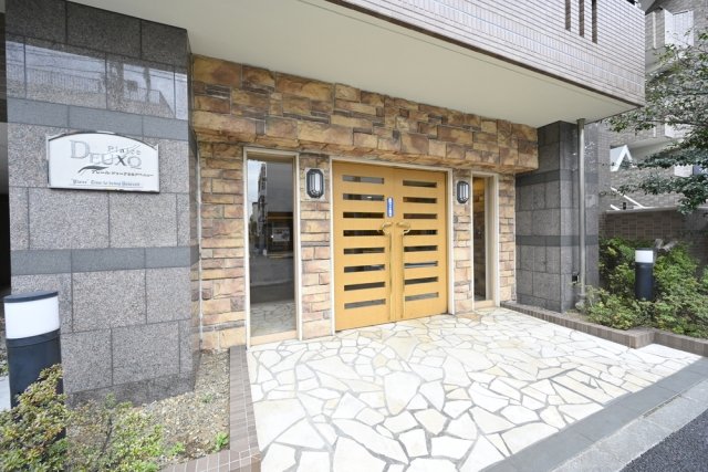 2/3 エントランス