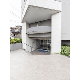 3/3 エントランス