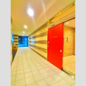 16/16 エントランス