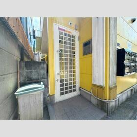 15/15 エントランス