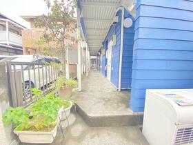 16/16 エントランス