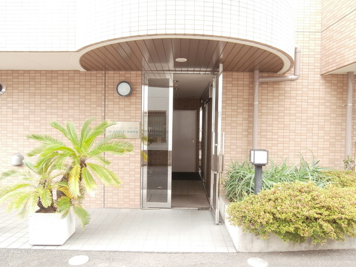 19/20 エントランス