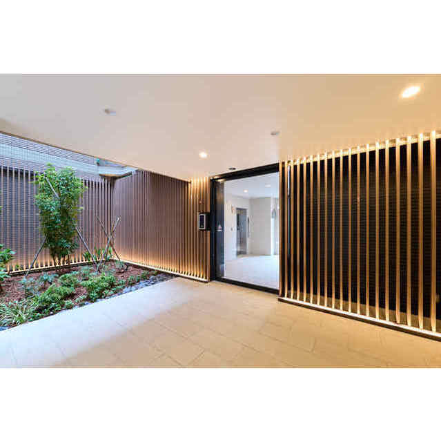 19/19 エントランス