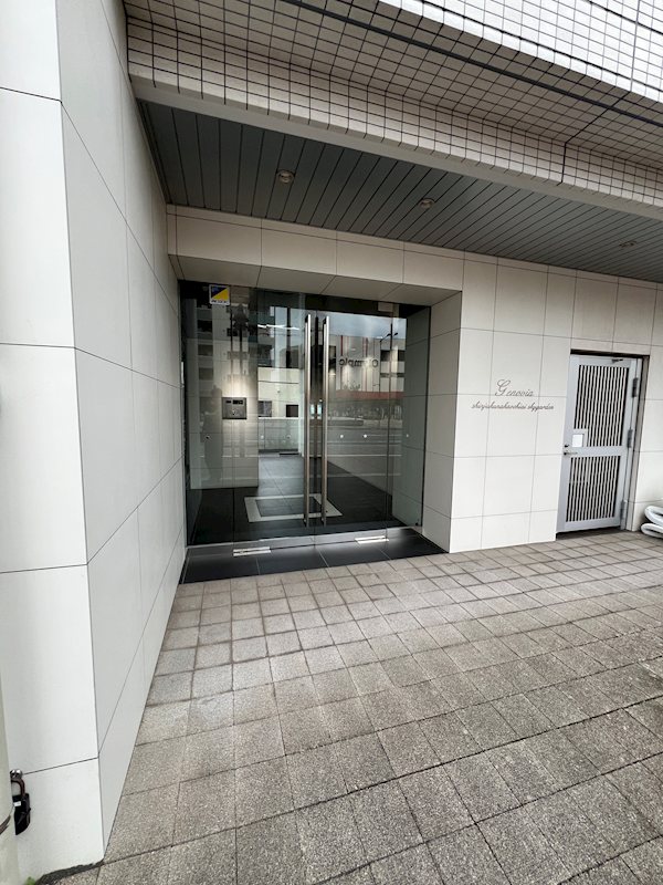 22/22 エントランス