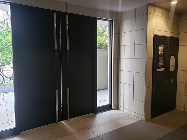 16/26 エントランス