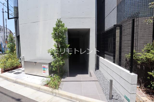 13/14 エントランス