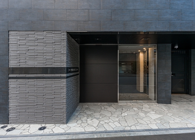 26/29 エントランス