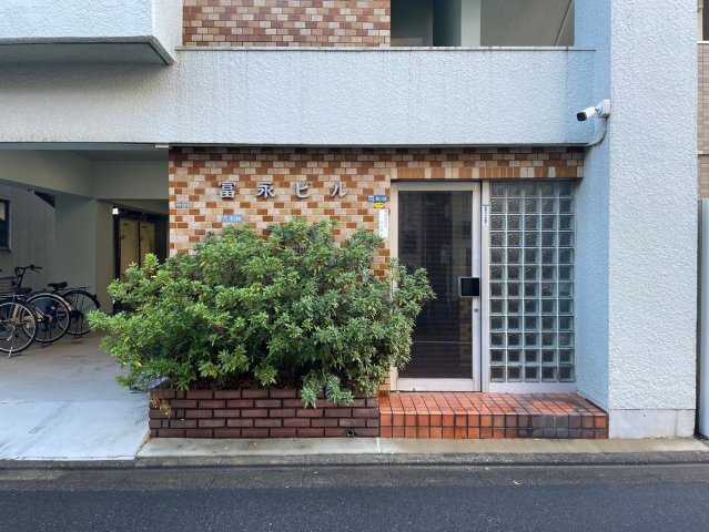 26/26 エントランス