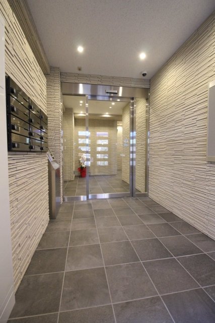 18/24 エントランス