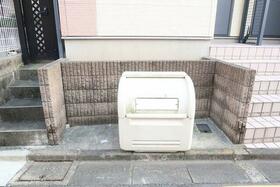 16/16 エントランス