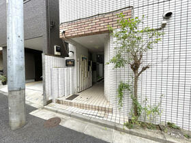 16/16 エントランス