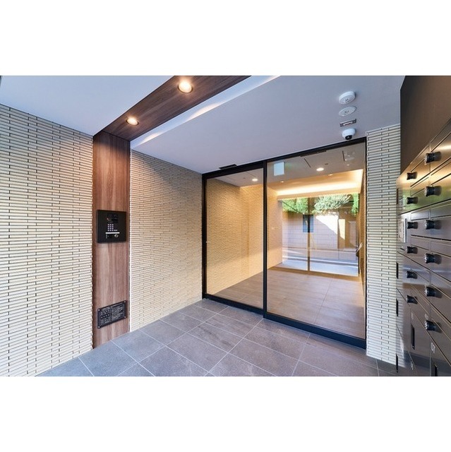 17/17 エントランス