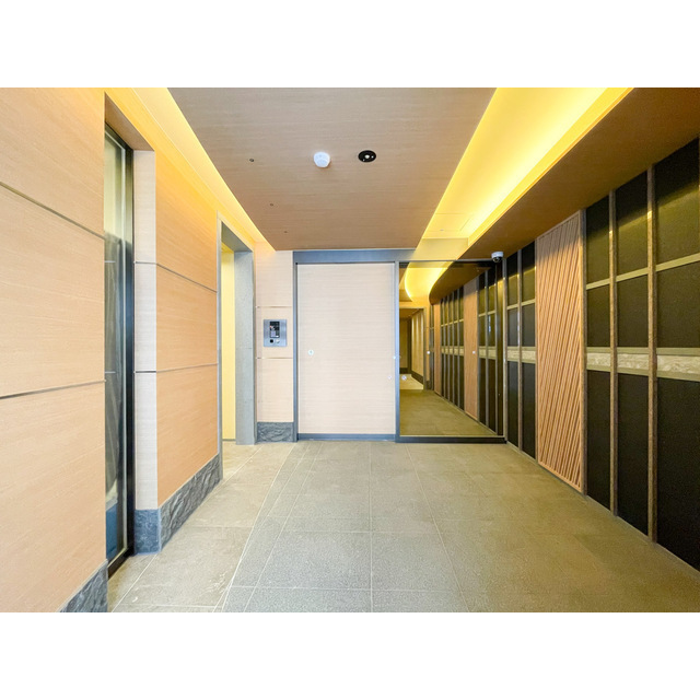 17/17 エントランス