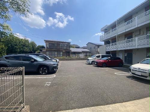14/14 駐車場