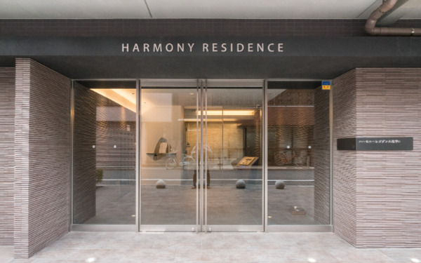 5/5 エントランス