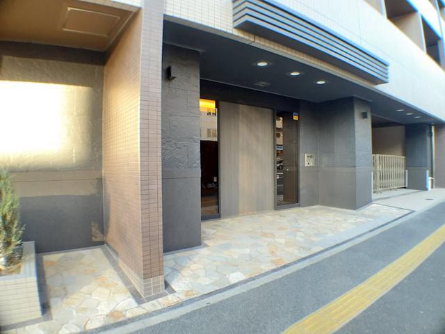 22/23 エントランス