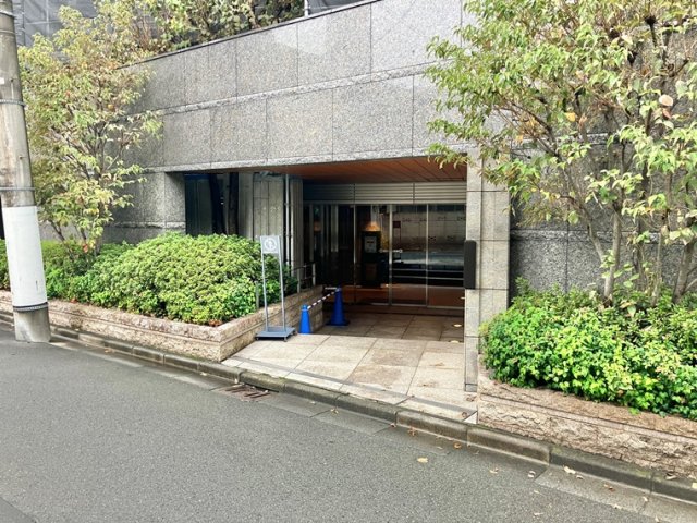 2/2 エントランス