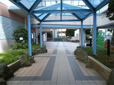 2/2 エントランス