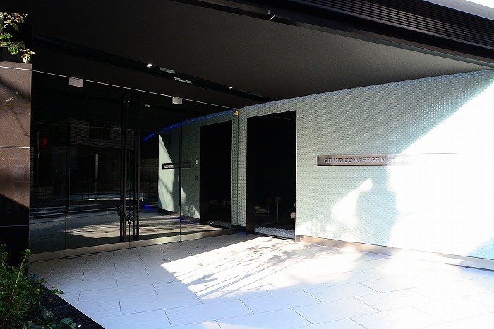 16/16 エントランス