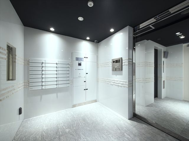 20/21 エントランス