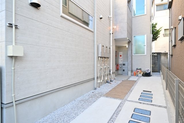 22/24 エントランス