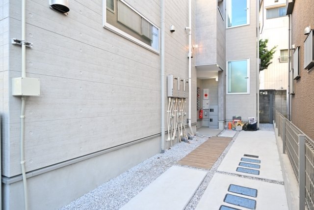 22/24 エントランス