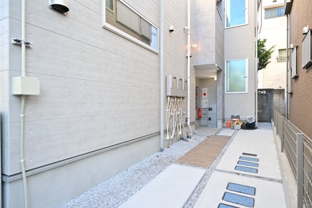 22/24 エントランス